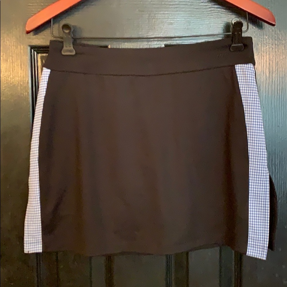 Izod black skort with blue white checked trim XS